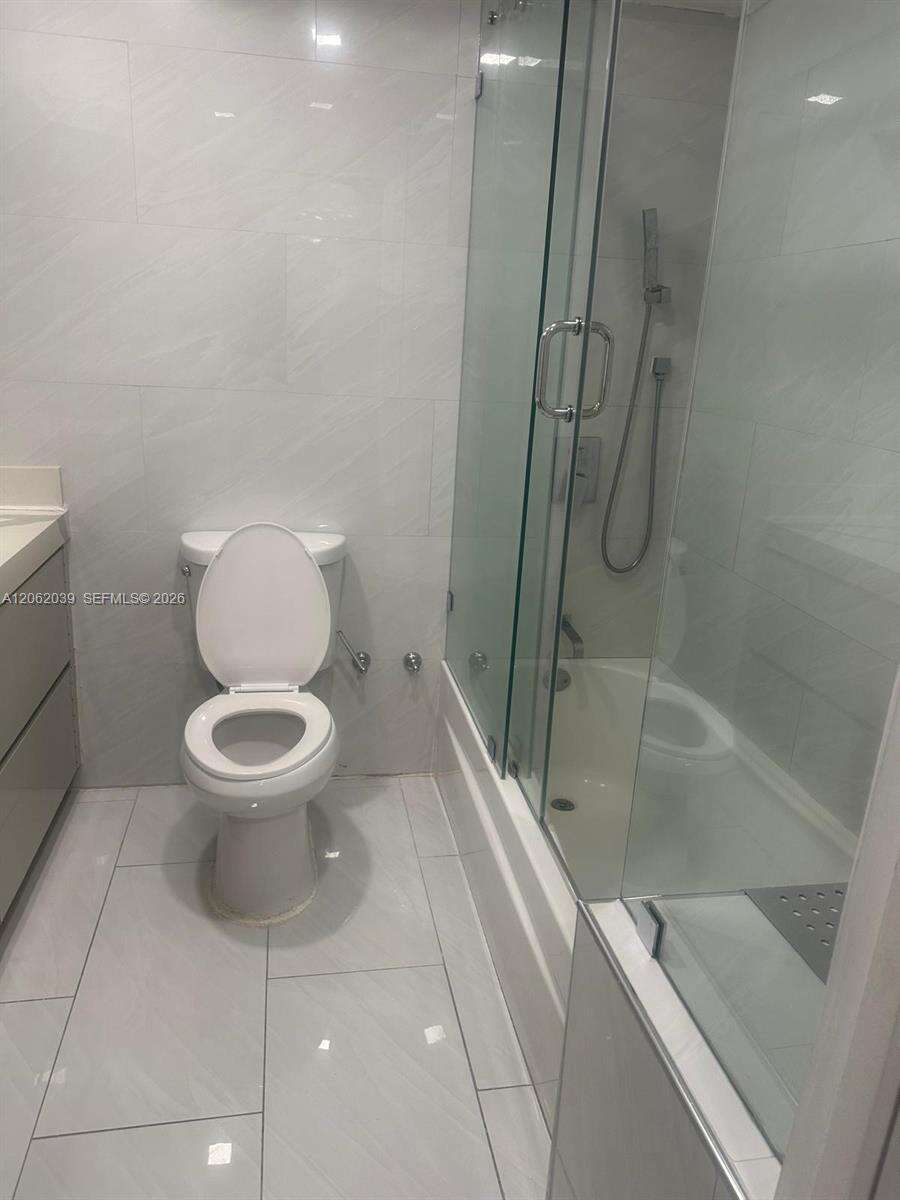 Sea Air Towers at 3725 Ocean Dr, Hollywood, FL 33019 - For Rent photo 4