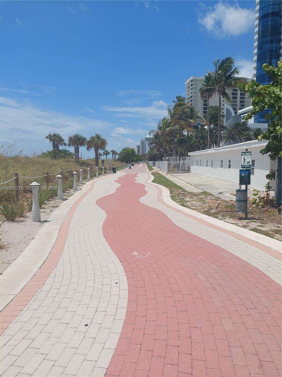 Akoya at 6365 Collins Ave, Miami Beach, FL 33141 - For Rent photo 35