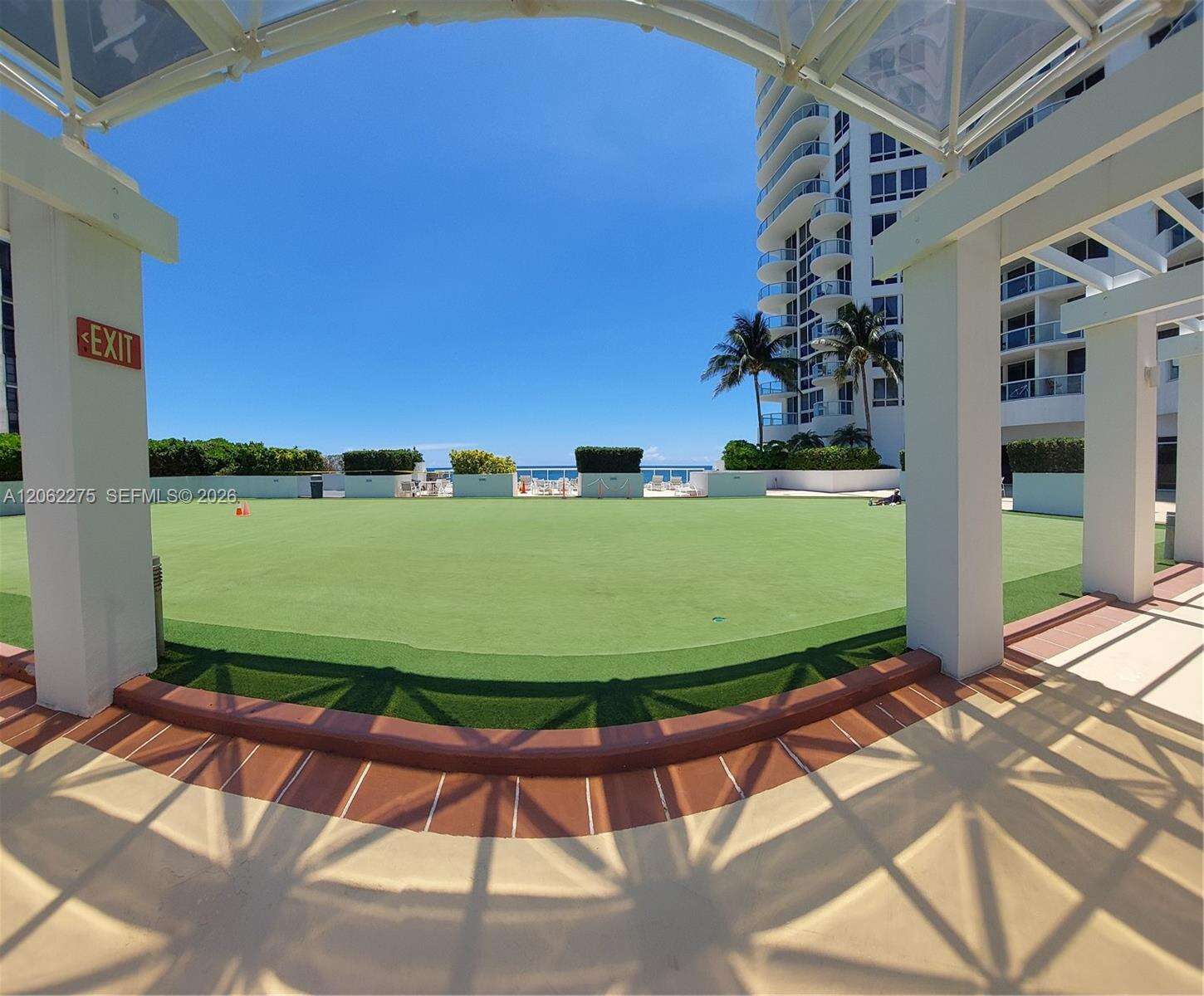 Akoya at 6365 Collins Ave, Miami Beach, FL 33141 - For Rent photo 37