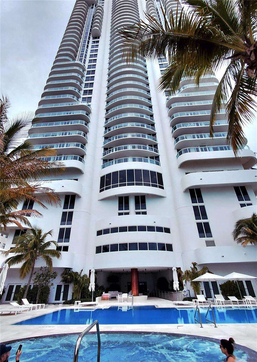 Akoya at 6365 Collins Ave, Miami Beach, FL 33141 - For Rent photo 47