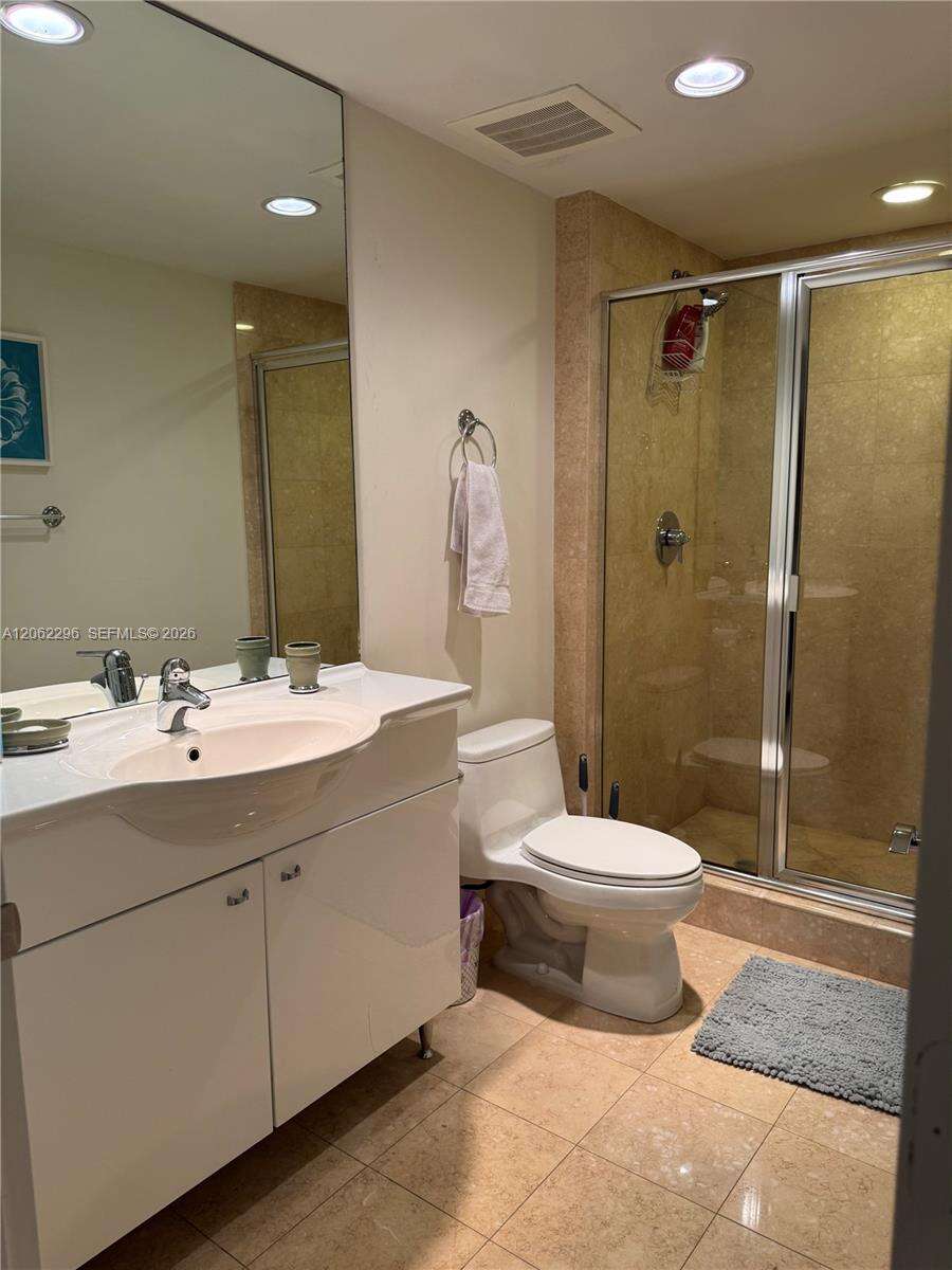The Beach Club at 1850 Ocean Dr, Hallandale Beach, FL 33009 - For Rent photo 14