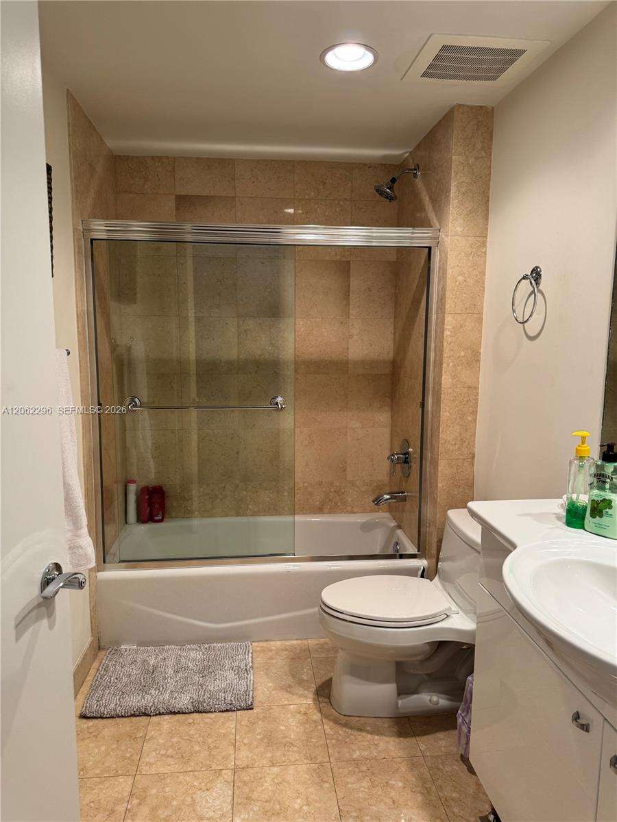 The Beach Club at 1850 Ocean Dr, Hallandale Beach, FL 33009 - For Rent photo 17