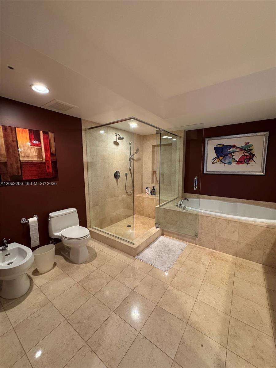 The Beach Club at 1850 Ocean Dr, Hallandale Beach, FL 33009 - For Rent photo 21