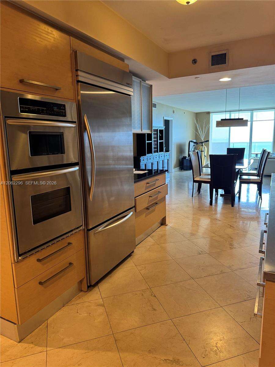 The Beach Club at 1850 Ocean Dr, Hallandale Beach, FL 33009 - For Rent photo 8
