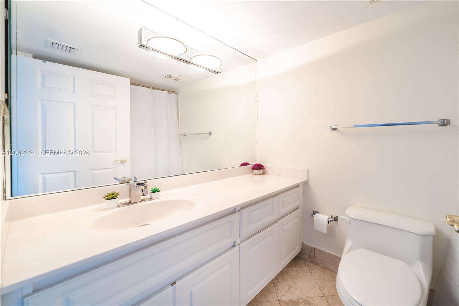 La Gorce Palace at 6301 Collins Ave, Miami Beach, FL 33141 - For Rent photo 11
