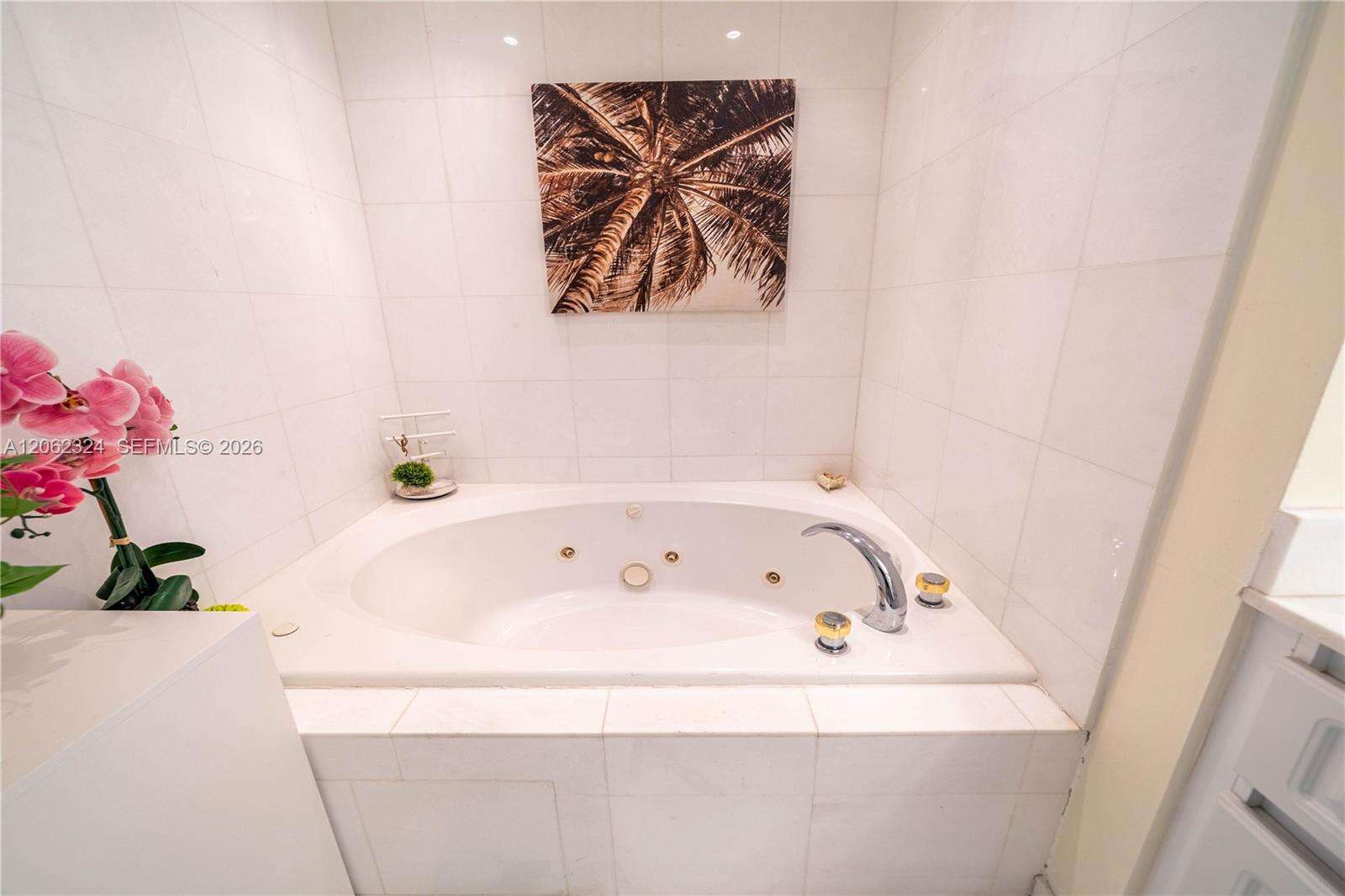La Gorce Palace at 6301 Collins Ave, Miami Beach, FL 33141 - For Rent photo 13
