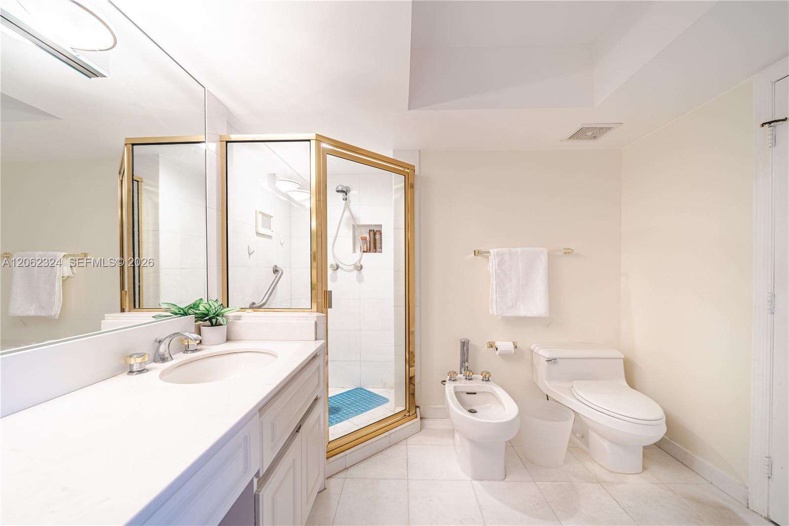 La Gorce Palace at 6301 Collins Ave, Miami Beach, FL 33141 - For Rent photo 14