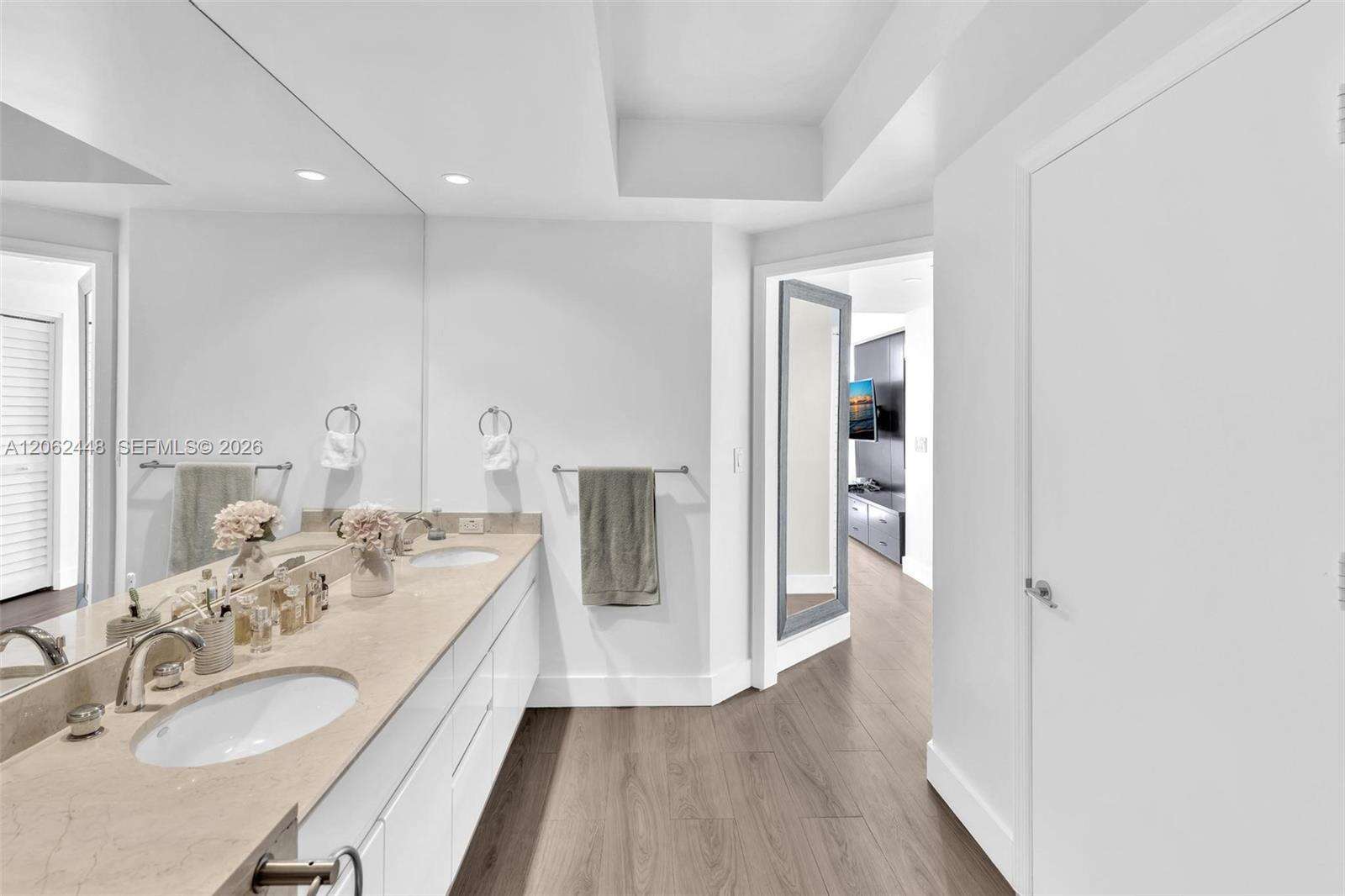 Three Tequesta Point at 848 Brickell Key Dr, Miami, FL 33131 - For Rent photo 23