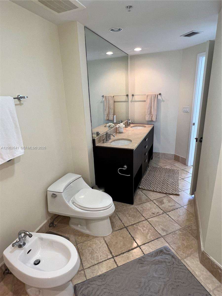Trump Royale at 18201 Collins Ave, Sunny Isles Beach, FL 33160 - For Rent photo 27