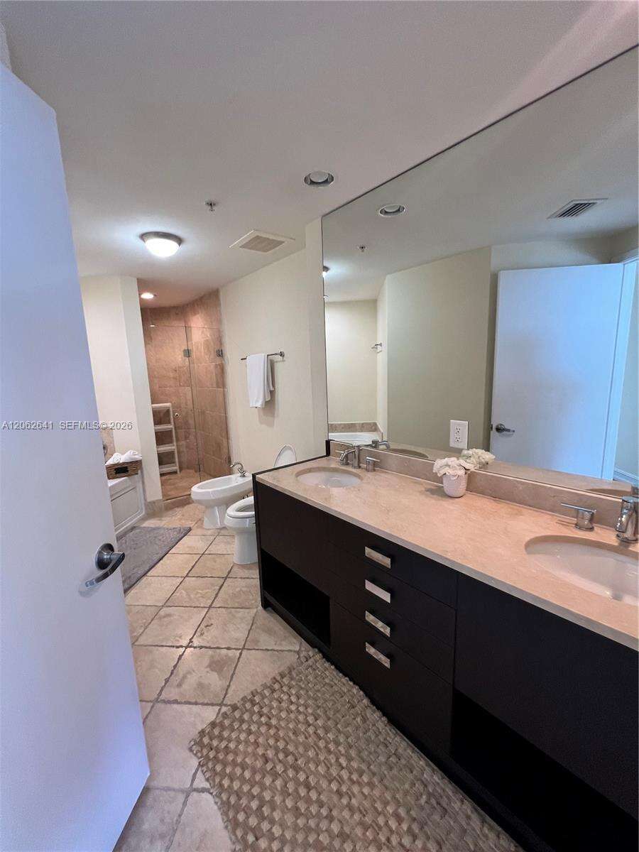 Trump Royale at 18201 Collins Ave, Sunny Isles Beach, FL 33160 - For Rent photo 30