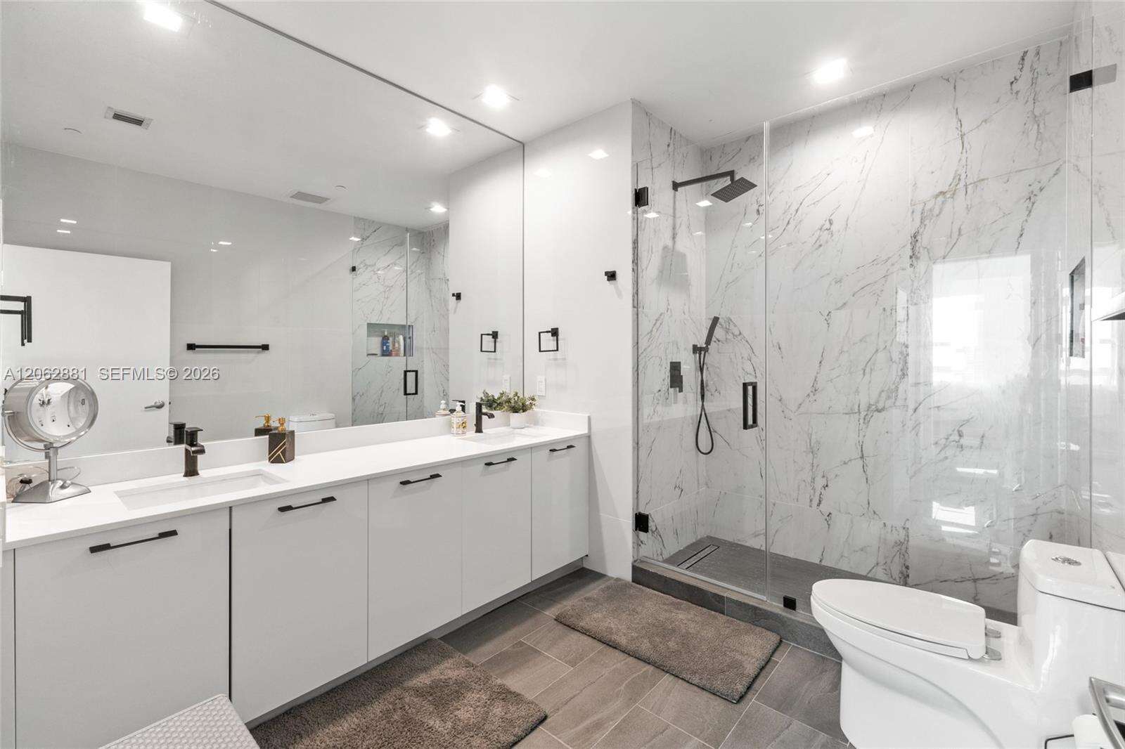 The Plaza On Brickell East at 950 Brickell Bay Dr, Miami, FL 33131 - For Rent photo 17