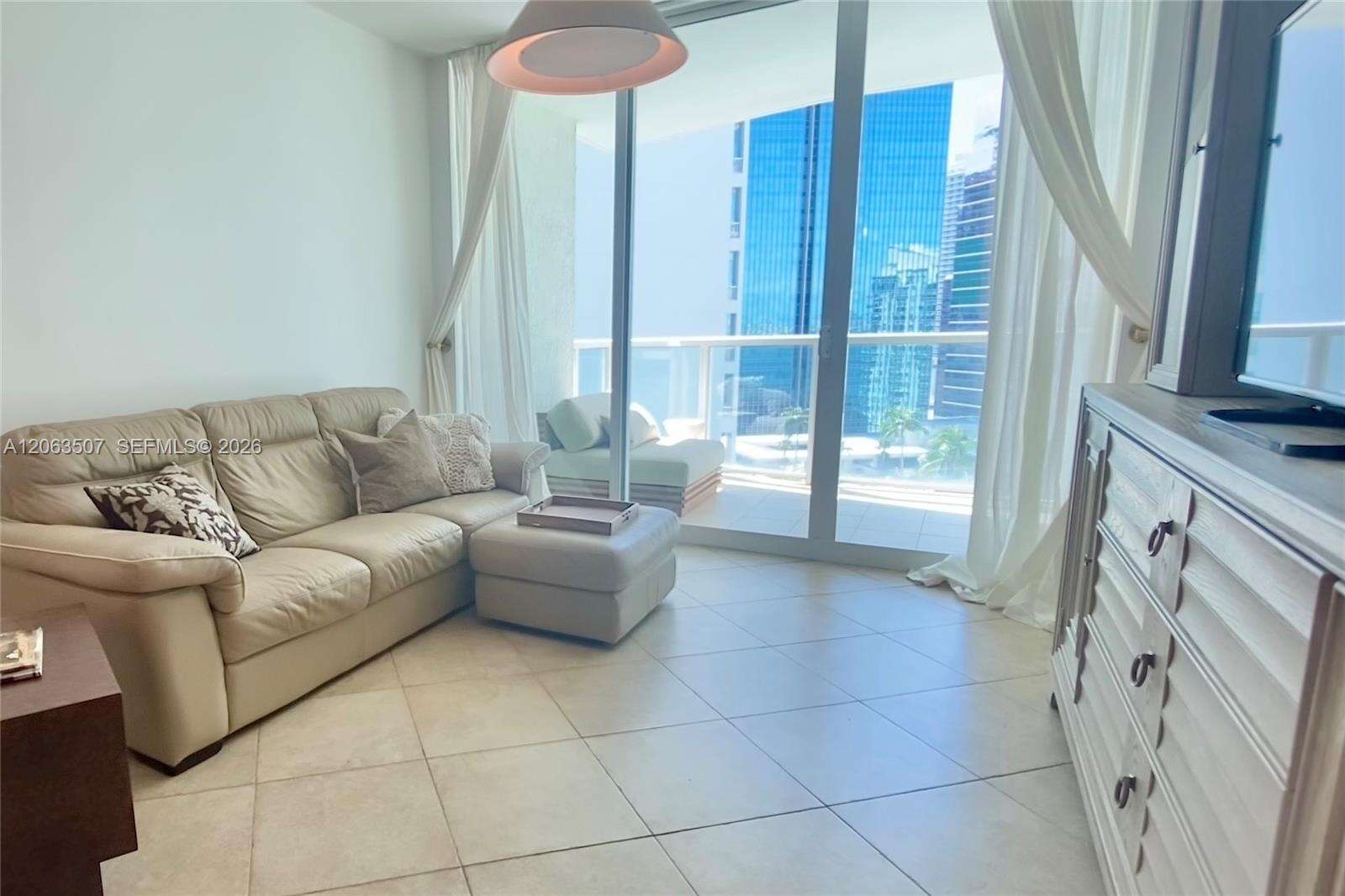 Emerald At Brickell at 218 14 St, Miami, FL 33131 - For Rent photo 3