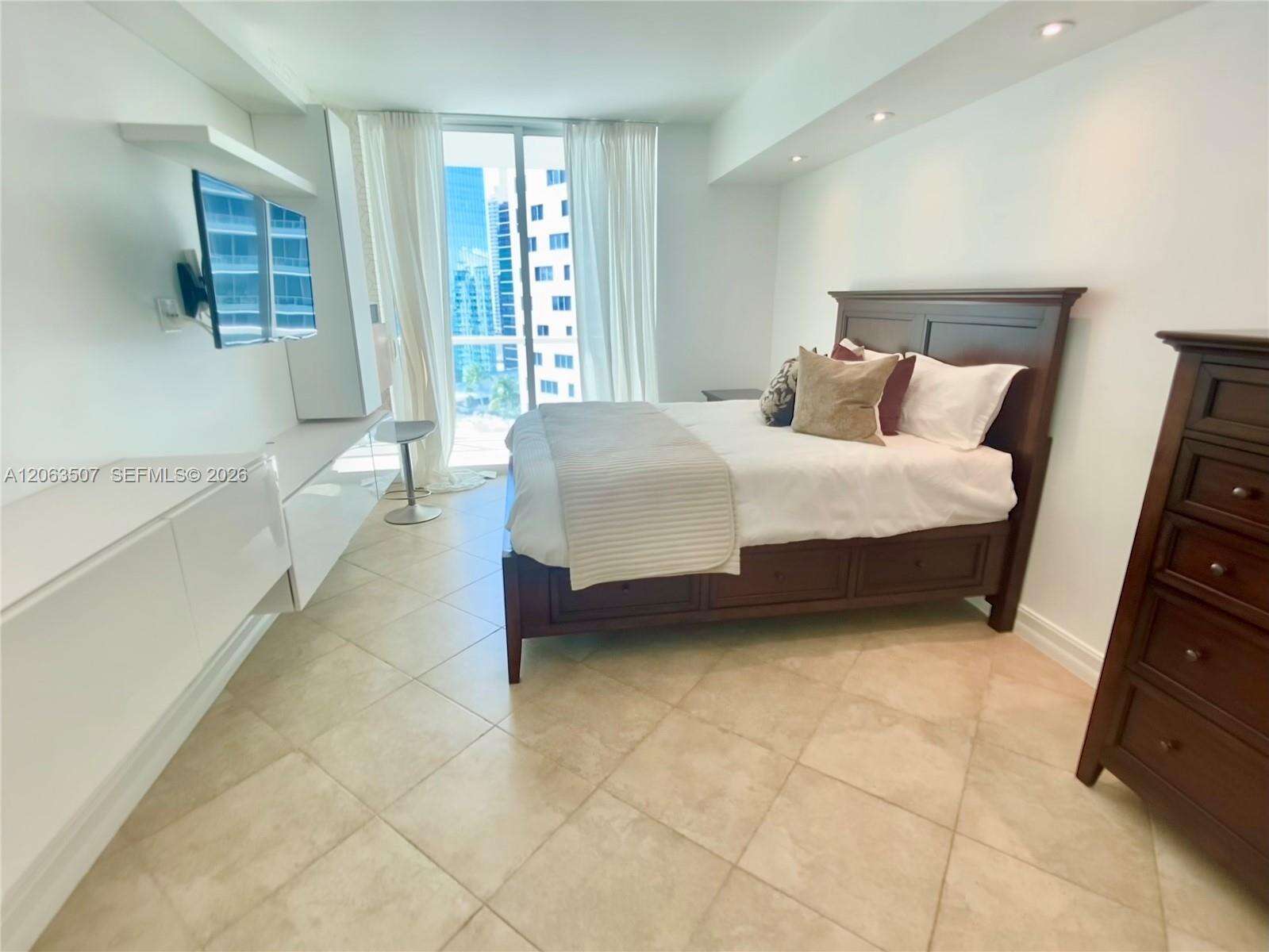 Emerald At Brickell at 218 14 St, Miami, FL 33131 - For Rent photo 22