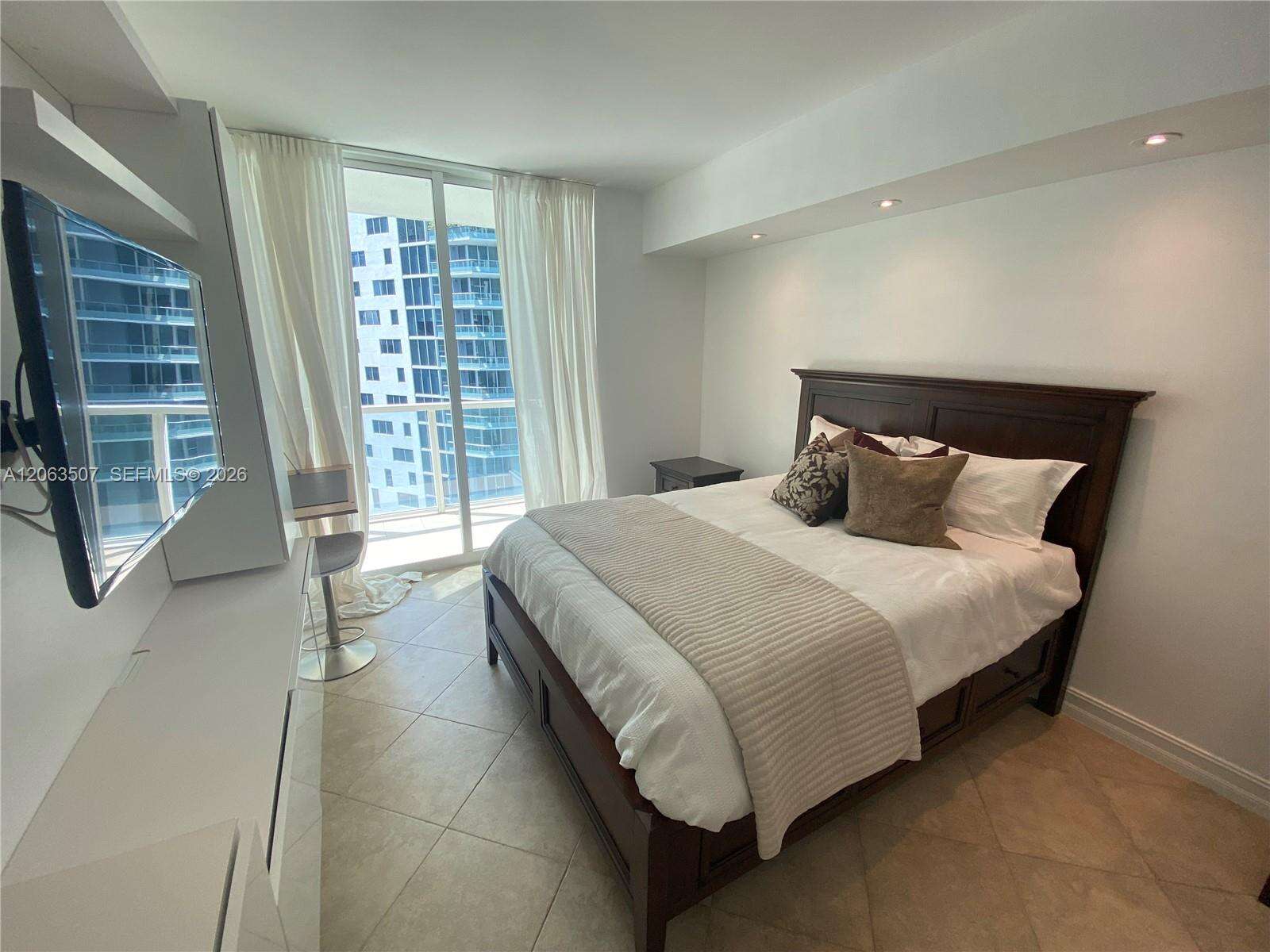 Emerald At Brickell at 218 14 St, Miami, FL 33131 - For Rent photo 25