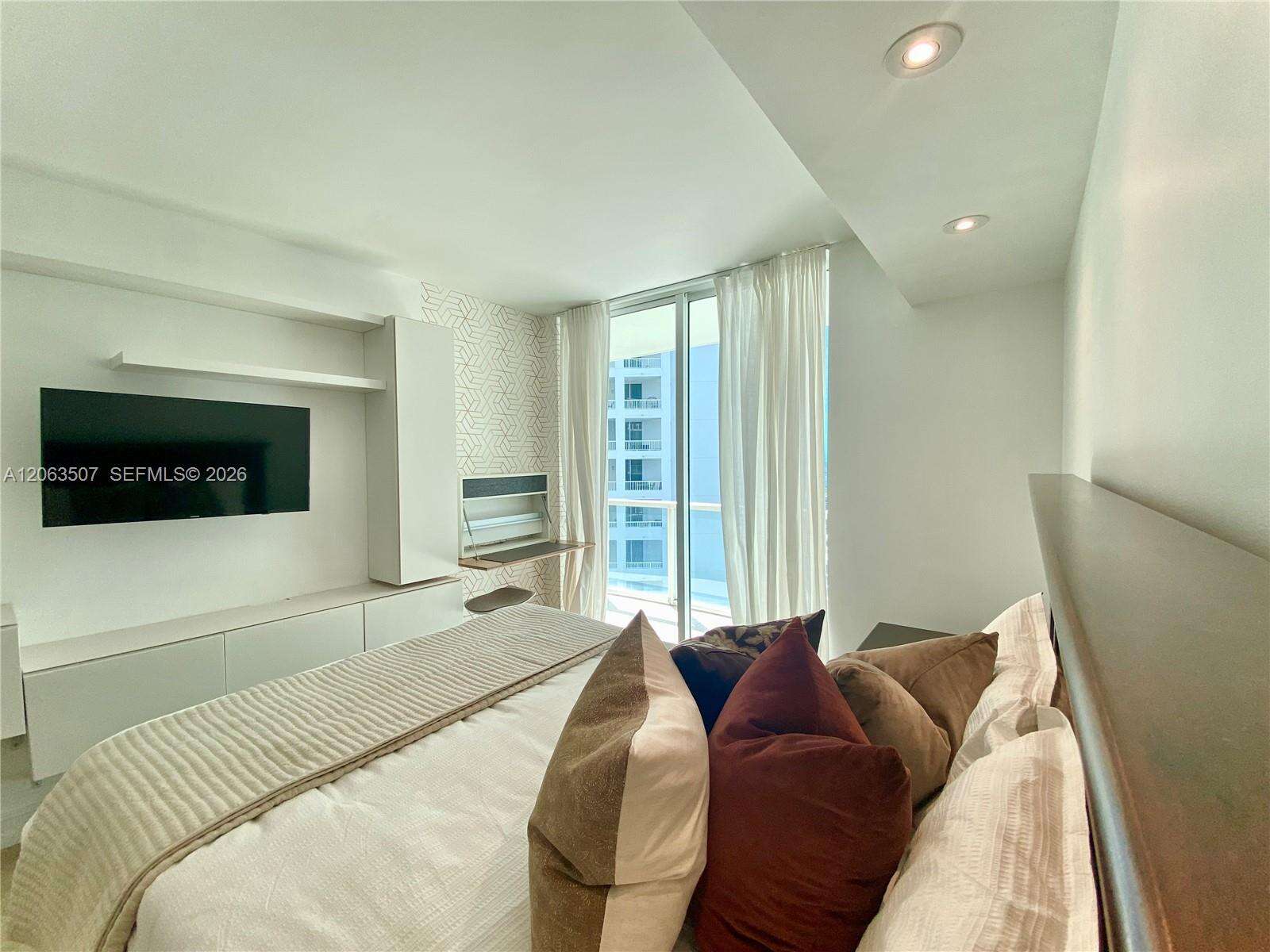 Emerald At Brickell at 218 14 St, Miami, FL 33131 - For Rent photo 26