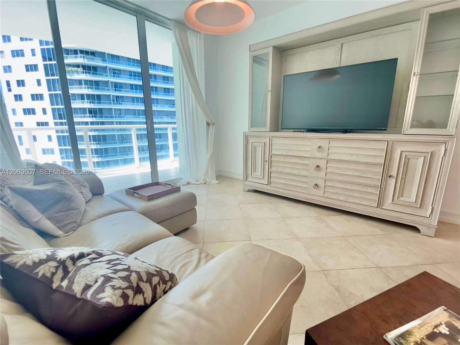 Emerald At Brickell at 218 14 St, Miami, FL 33131 - For Rent photo 7