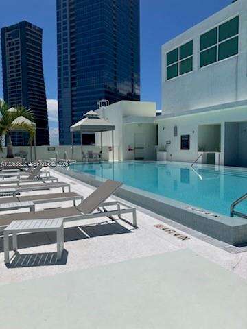 Emerald At Brickell at 218 14 St, Miami, FL 33131 - For Rent photo 9