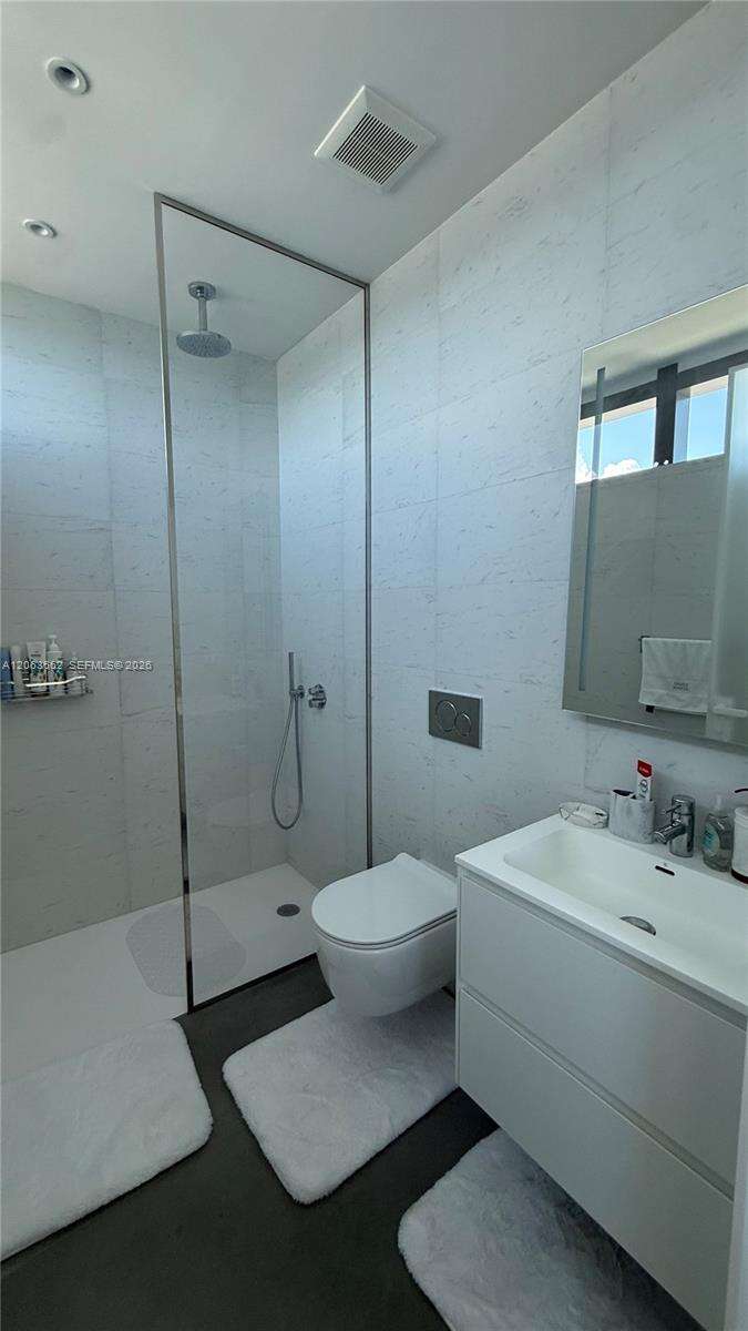 2000 Ocean at 2000 Ocean Dr, Hallandale Beach, FL 33009 - For Rent photo 26