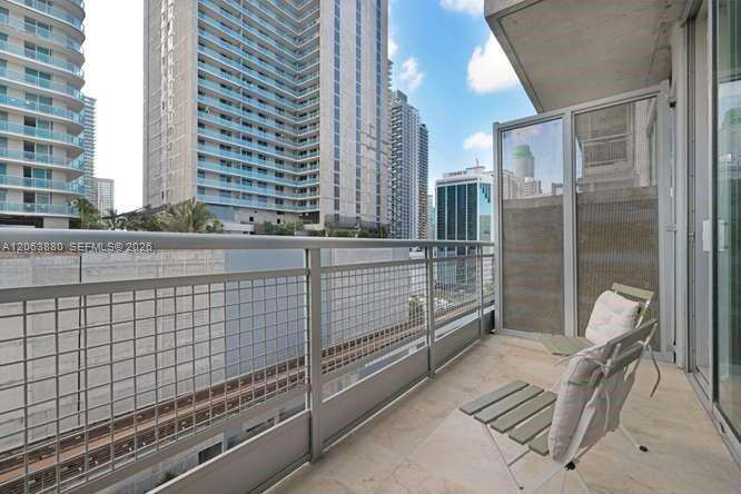 Neo Vertika at 690 1 Ct, Miami, FL 33130 - For Rent photo 14