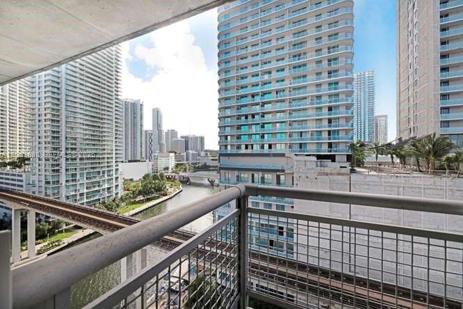 Neo Vertika at 690 1 Ct, Miami, FL 33130 - For Rent photo 16