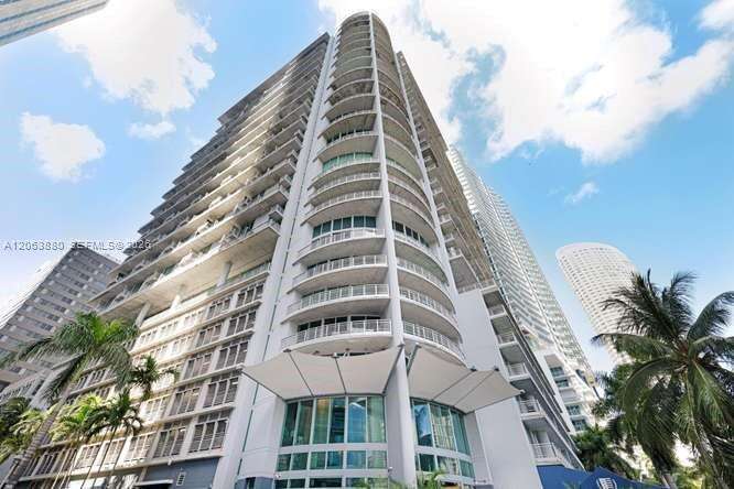 Neo Vertika at 690 1 Ct, Miami, FL 33130 - For Rent photo 6