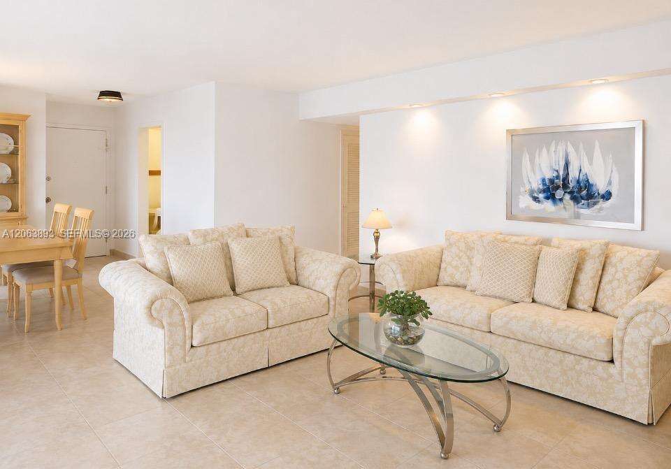 Parker Plaza at 2030 Ocean Dr, Hallandale Beach, FL 33009 - For Rent photo 12