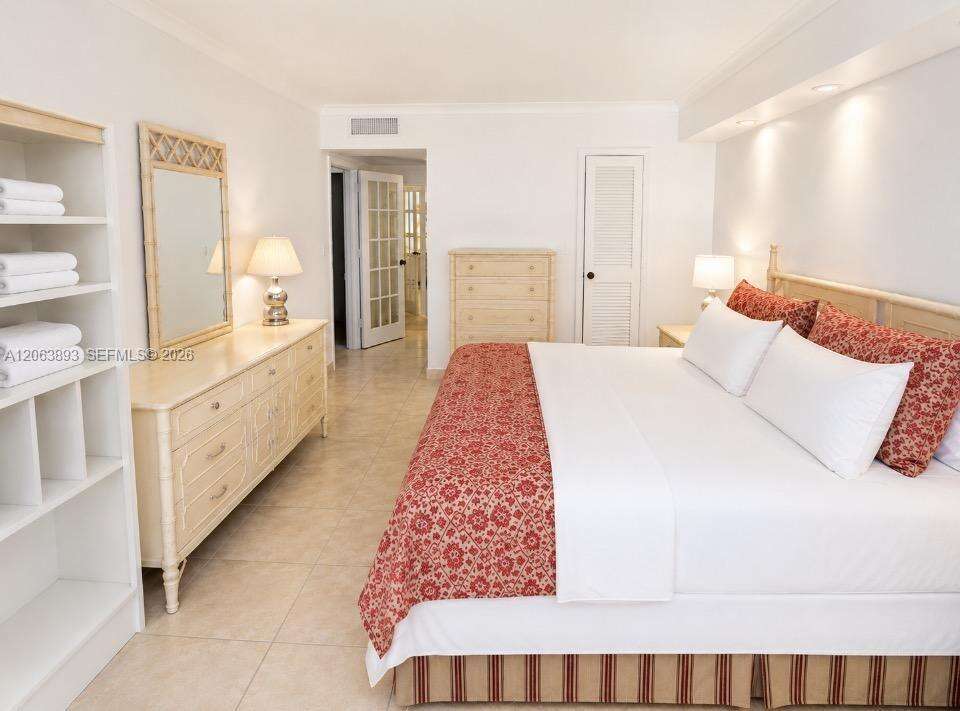 Parker Plaza at 2030 Ocean Dr, Hallandale Beach, FL 33009 - For Rent photo 22
