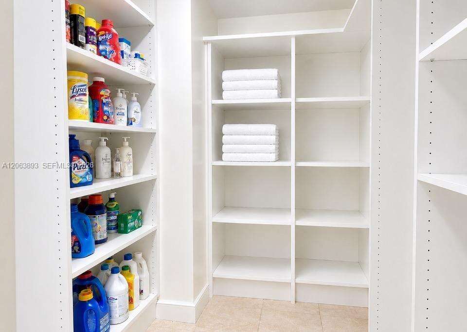 Parker Plaza at 2030 Ocean Dr, Hallandale Beach, FL 33009 - For Rent photo 25