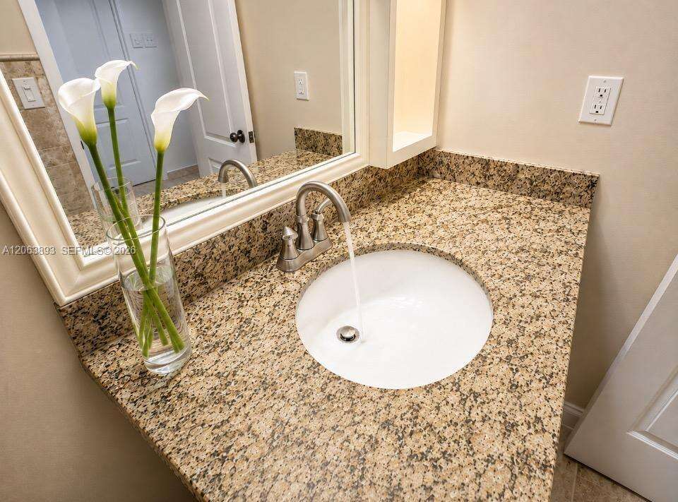 Parker Plaza at 2030 Ocean Dr, Hallandale Beach, FL 33009 - For Rent photo 28