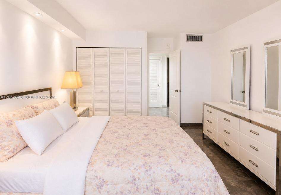 Parker Plaza at 2030 Ocean Dr, Hallandale Beach, FL 33009 - For Rent photo 37