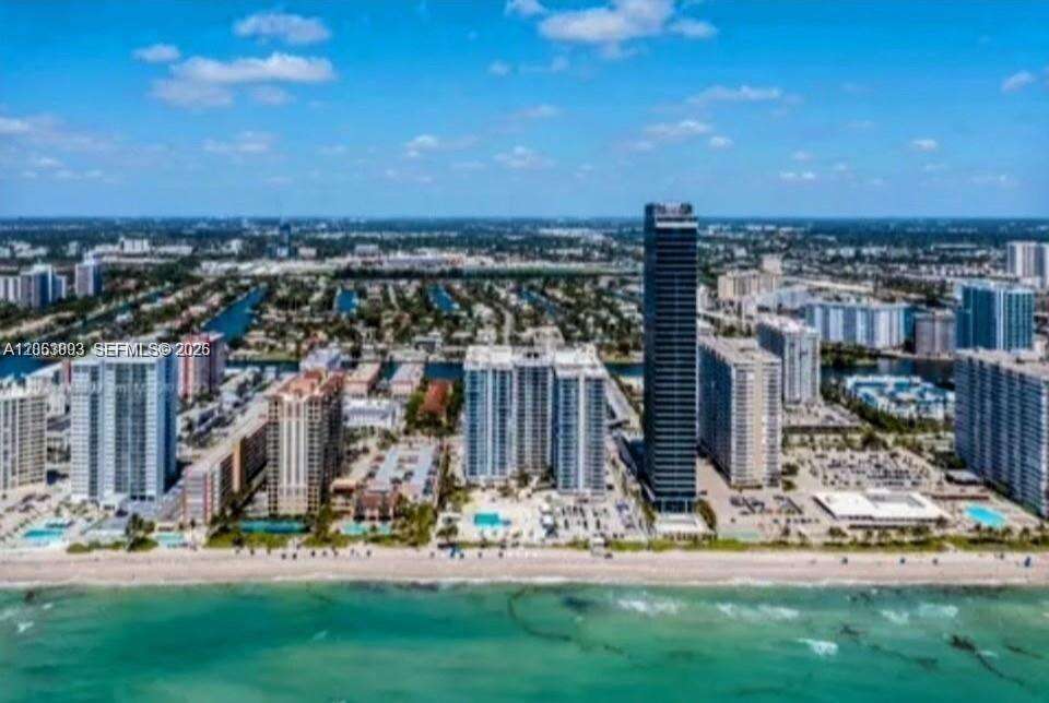 Parker Plaza at 2030 Ocean Dr, Hallandale Beach, FL 33009 - For Rent photo 9