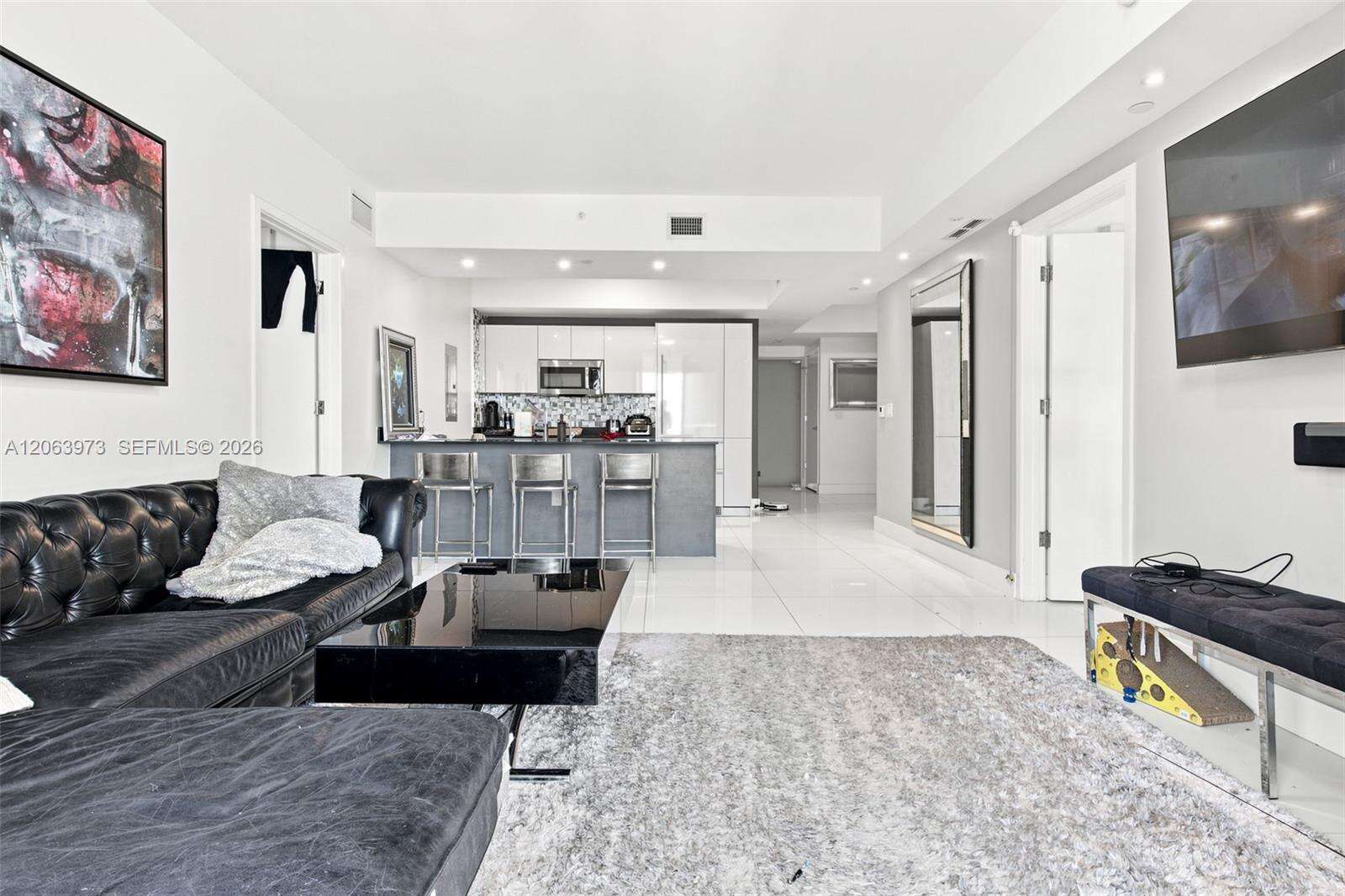 1010 Brickell at 1010 Brickell Ave, Miami, FL 33131 - For Rent photo 2