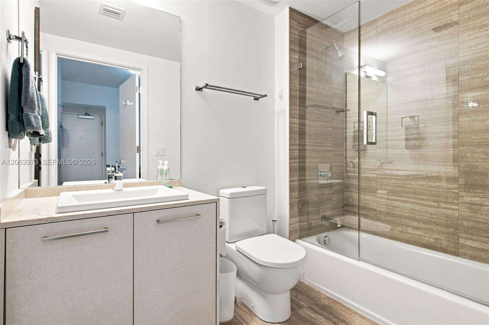 1010 Brickell at 1010 Brickell Ave, Miami, FL 33131 - For Rent photo 14
