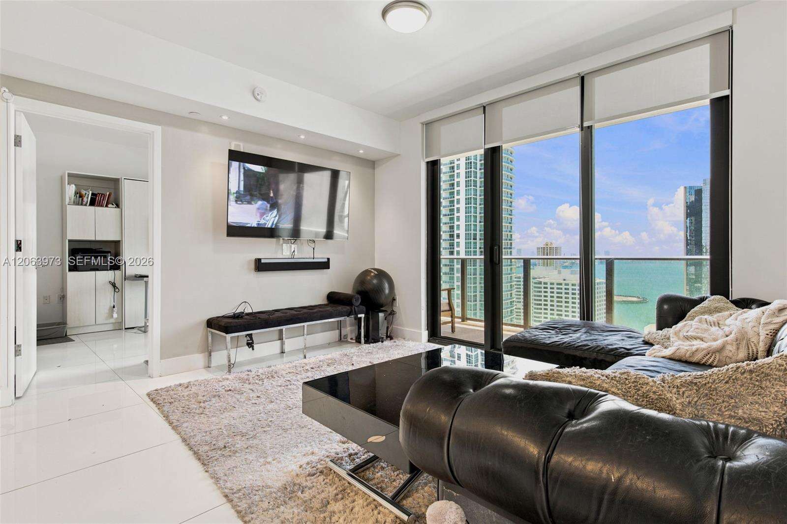 1010 Brickell at 1010 Brickell Ave, Miami, FL 33131 - For Rent photo 4