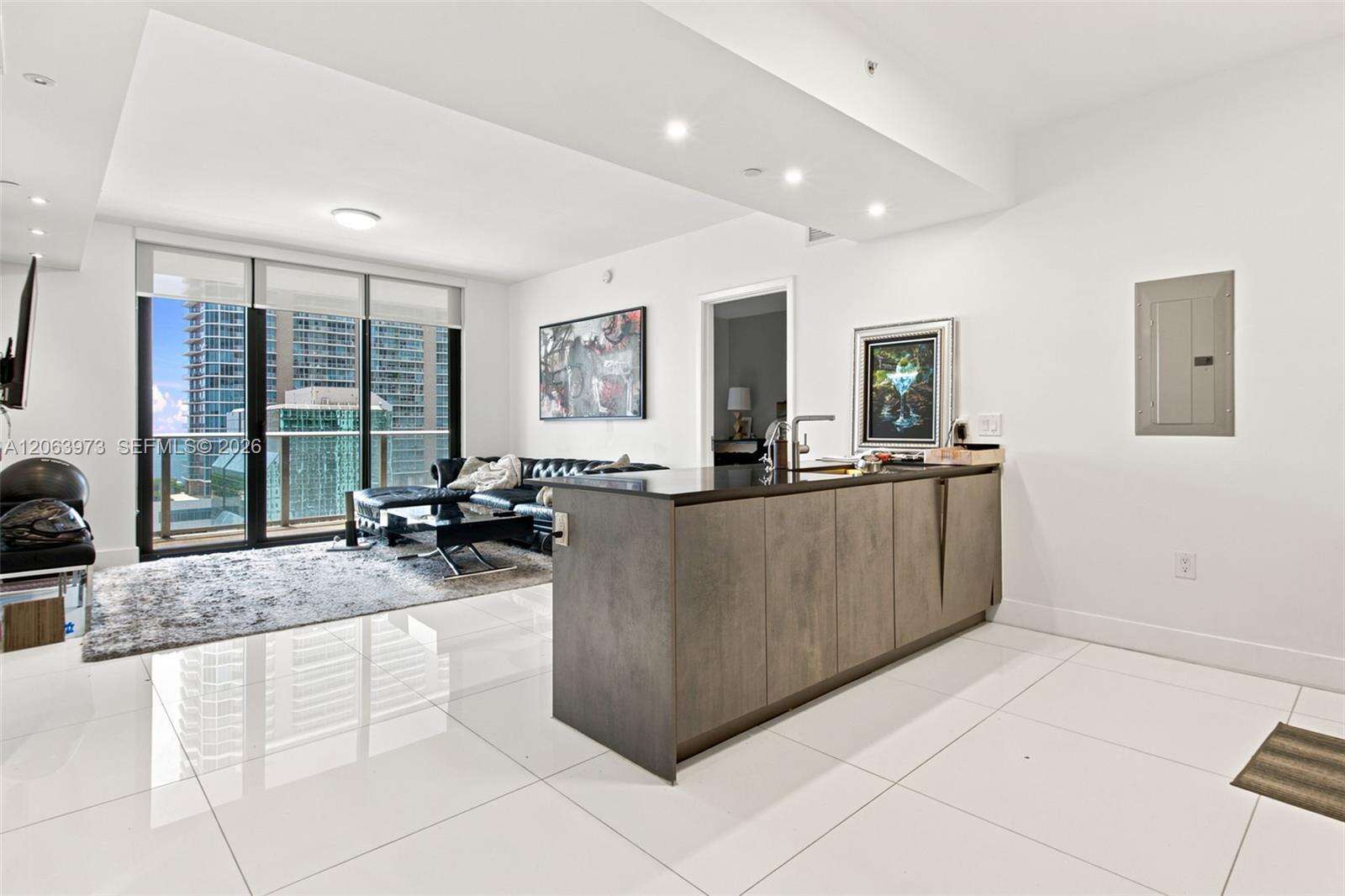 1010 Brickell at 1010 Brickell Ave, Miami, FL 33131 - For Rent photo 9