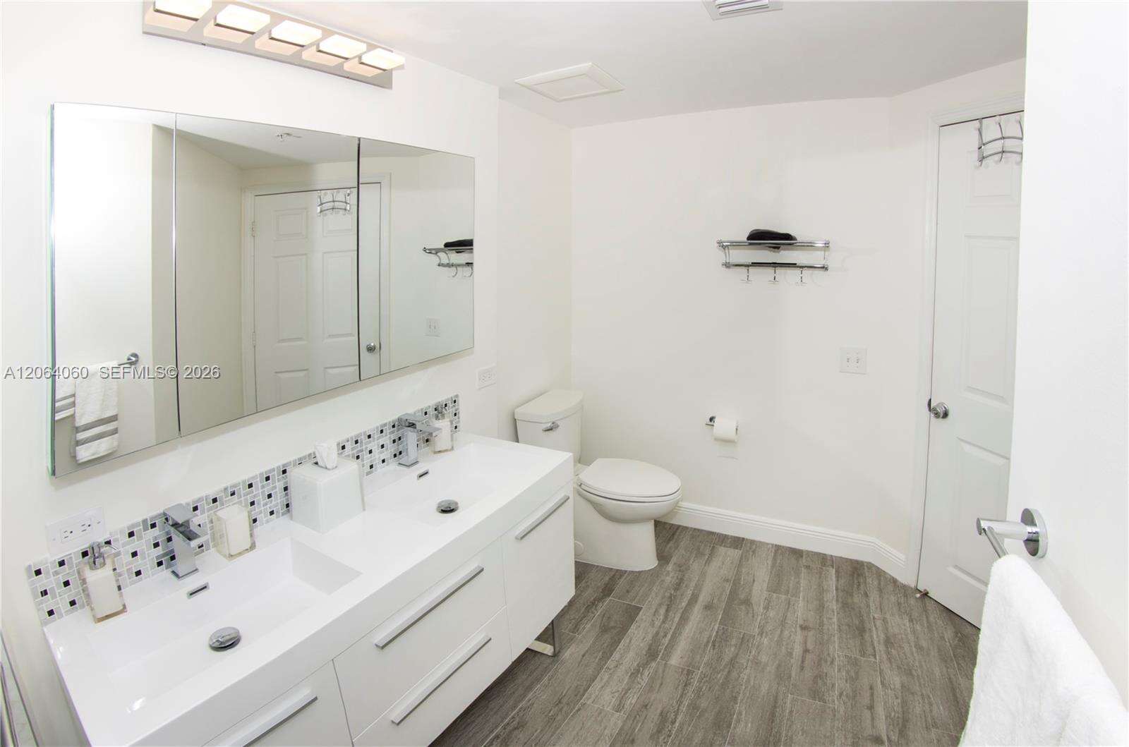 Porto Bellagio at 17150 Bay Rd, Sunny Isles Beach, FL 33160 - For Rent photo 15