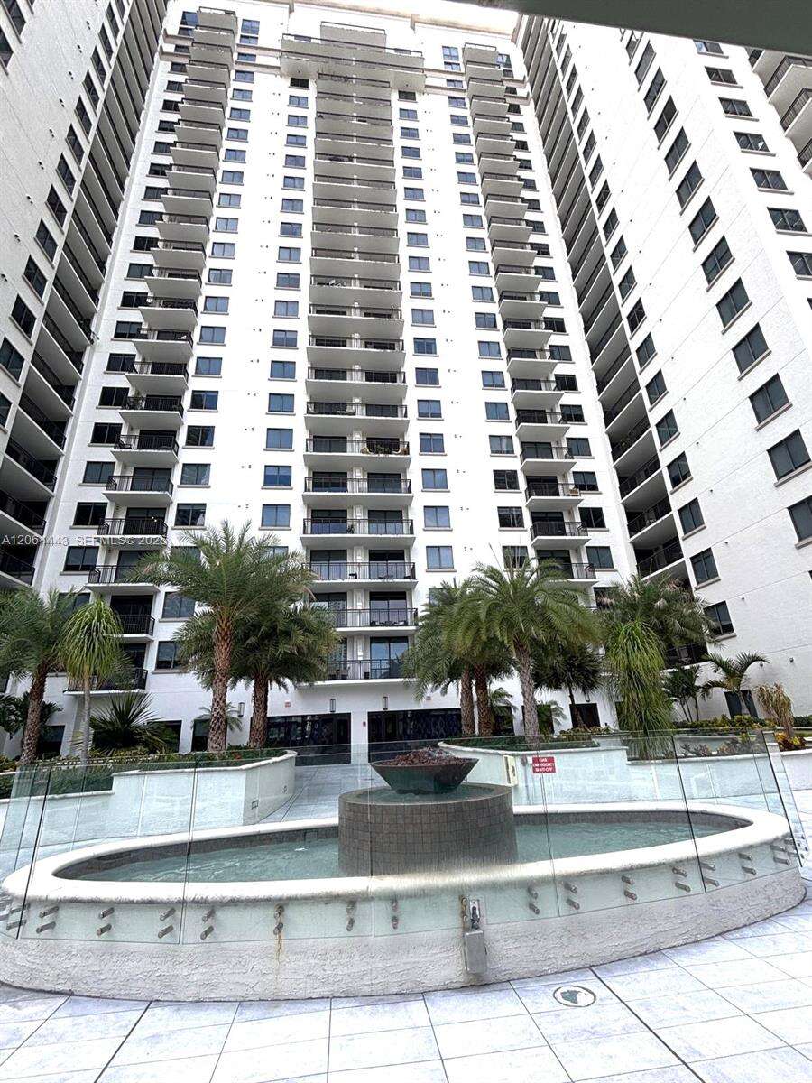 Nine At Mary Brickell Village at 999 1 Ave, Miami, FL 33130 - For Rent photo 39