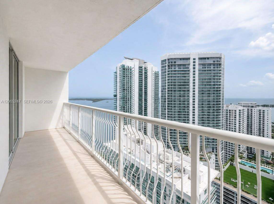 The Club At Brickell Bay at 1200 Brickell Bay Dr, Miami, FL 33131 - For Rent photo 3