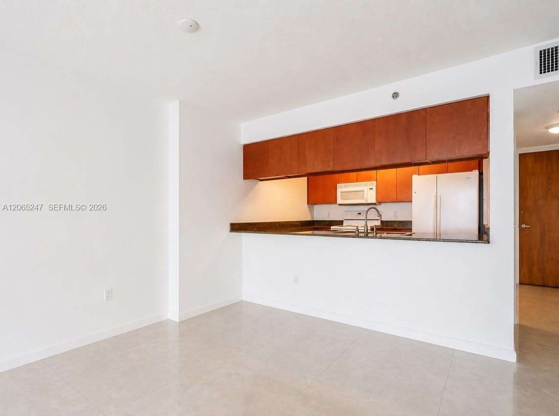 The Club At Brickell Bay at 1200 Brickell Bay Dr, Miami, FL 33131 - For Rent photo 8