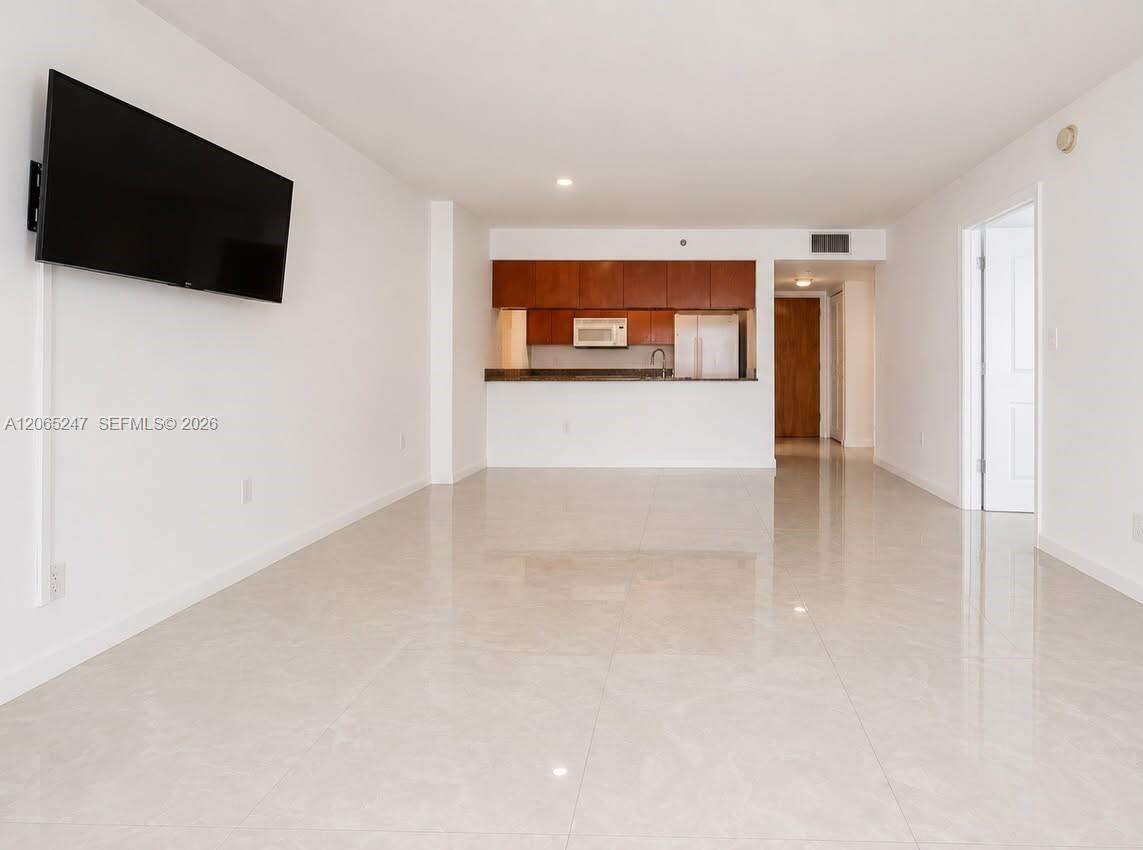 The Club At Brickell Bay at 1200 Brickell Bay Dr, Miami, FL 33131 - For Rent photo 9