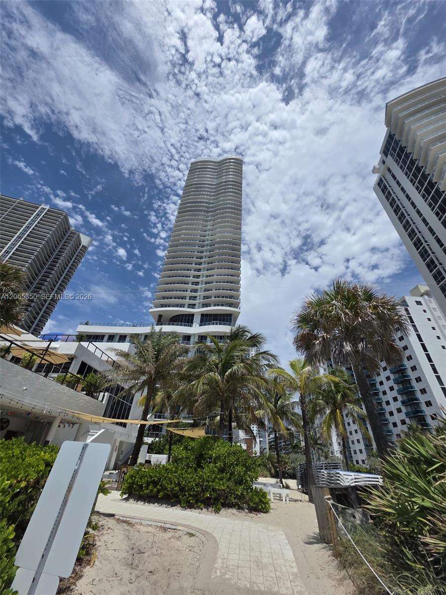 Hyde Resort at 4111 Ocean Dr, Hollywood, FL 33019 - For Rent photo 1