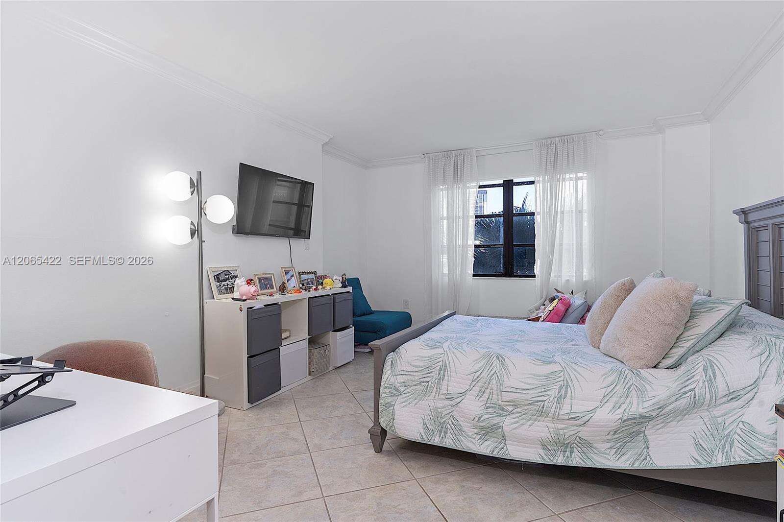 Brickell Bay Club at 2333 Brickell Ave, Miami, FL 33129 - For Rent photo 19