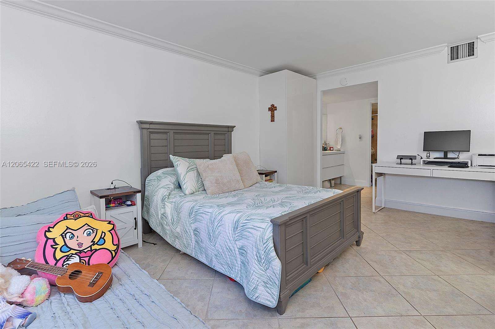 Brickell Bay Club at 2333 Brickell Ave, Miami, FL 33129 - For Rent photo 20