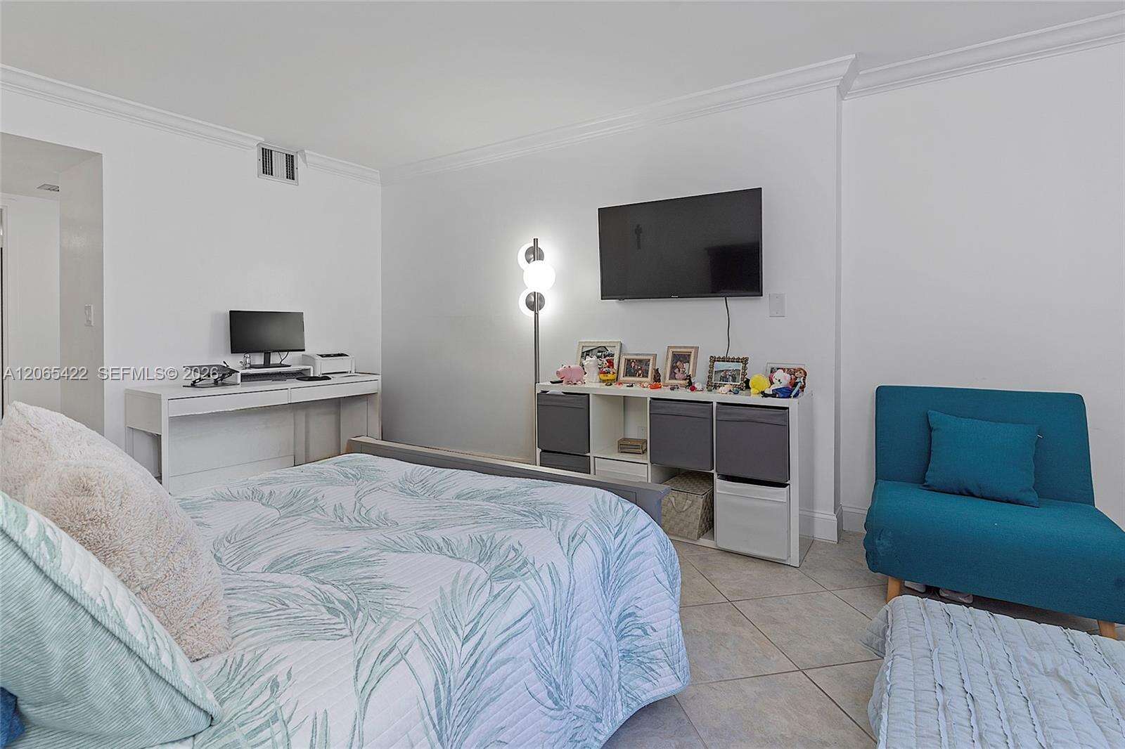 Brickell Bay Club at 2333 Brickell Ave, Miami, FL 33129 - For Rent photo 21