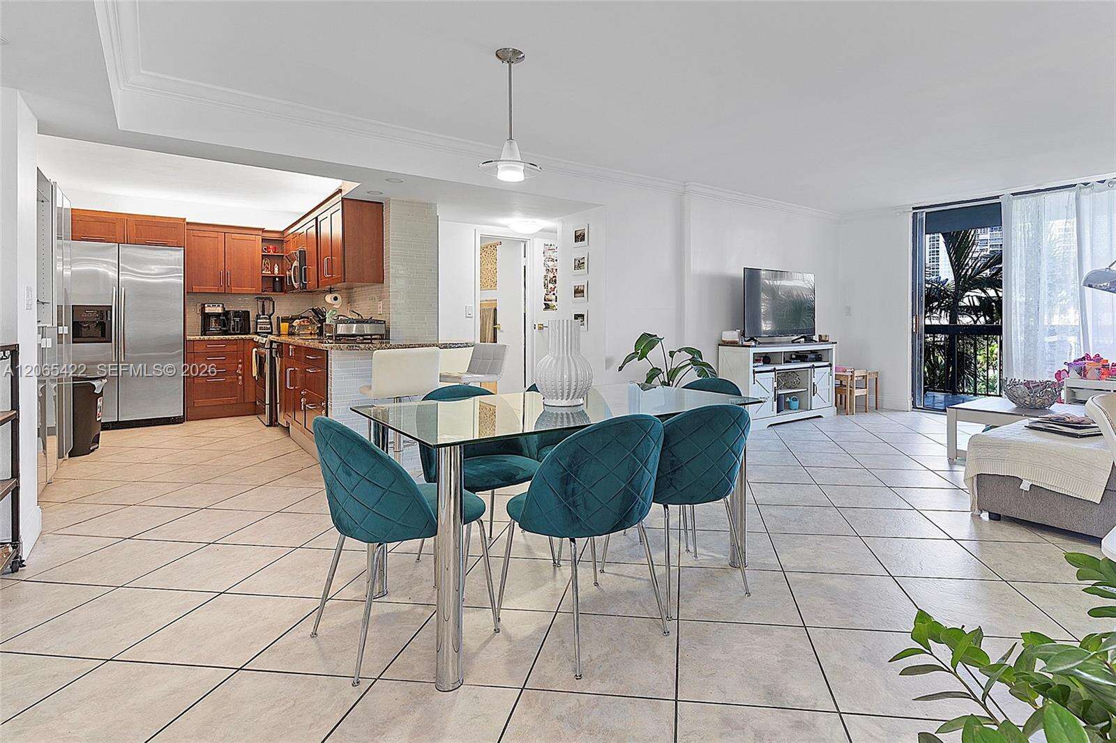 Brickell Bay Club at 2333 Brickell Ave, Miami, FL 33129 - For Rent photo 8