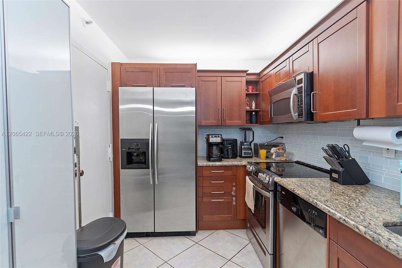 Brickell Bay Club at 2333 Brickell Ave, Miami, FL 33129 - For Rent photo 10