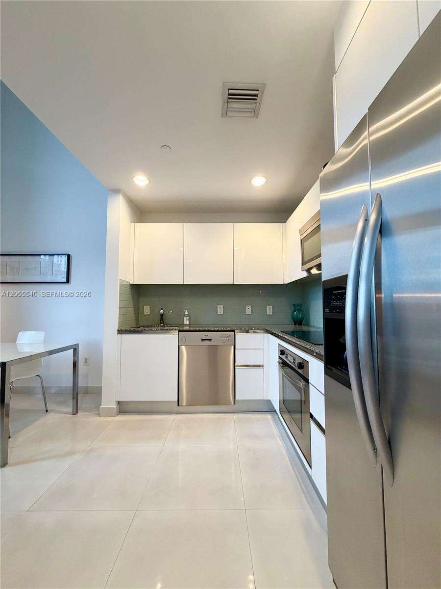 1060 Brickell at 1050 Brickell Ave, Miami, FL 33131 - For Rent photo 11