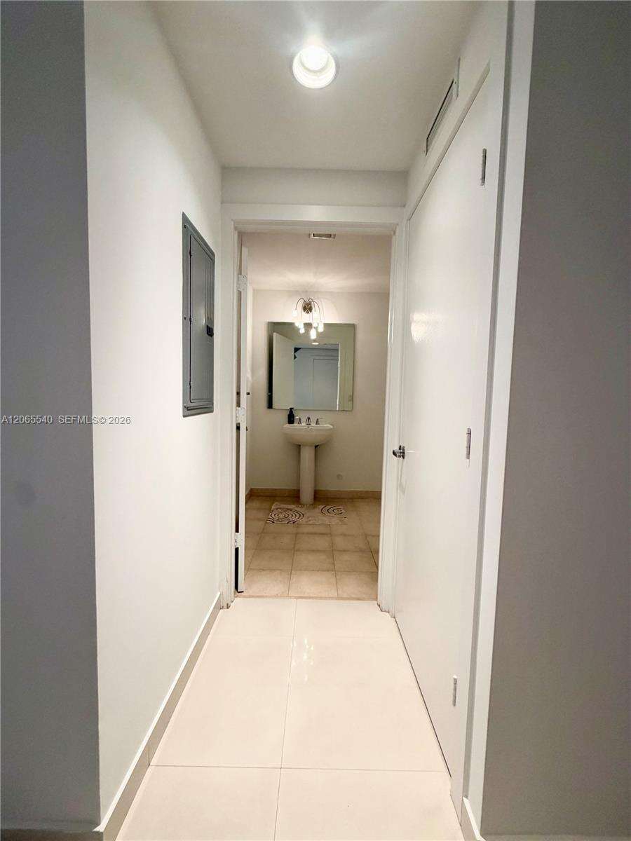 1060 Brickell at 1050 Brickell Ave, Miami, FL 33131 - For Rent photo 13