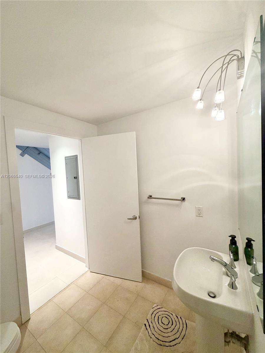 1060 Brickell at 1050 Brickell Ave, Miami, FL 33131 - For Rent photo 14