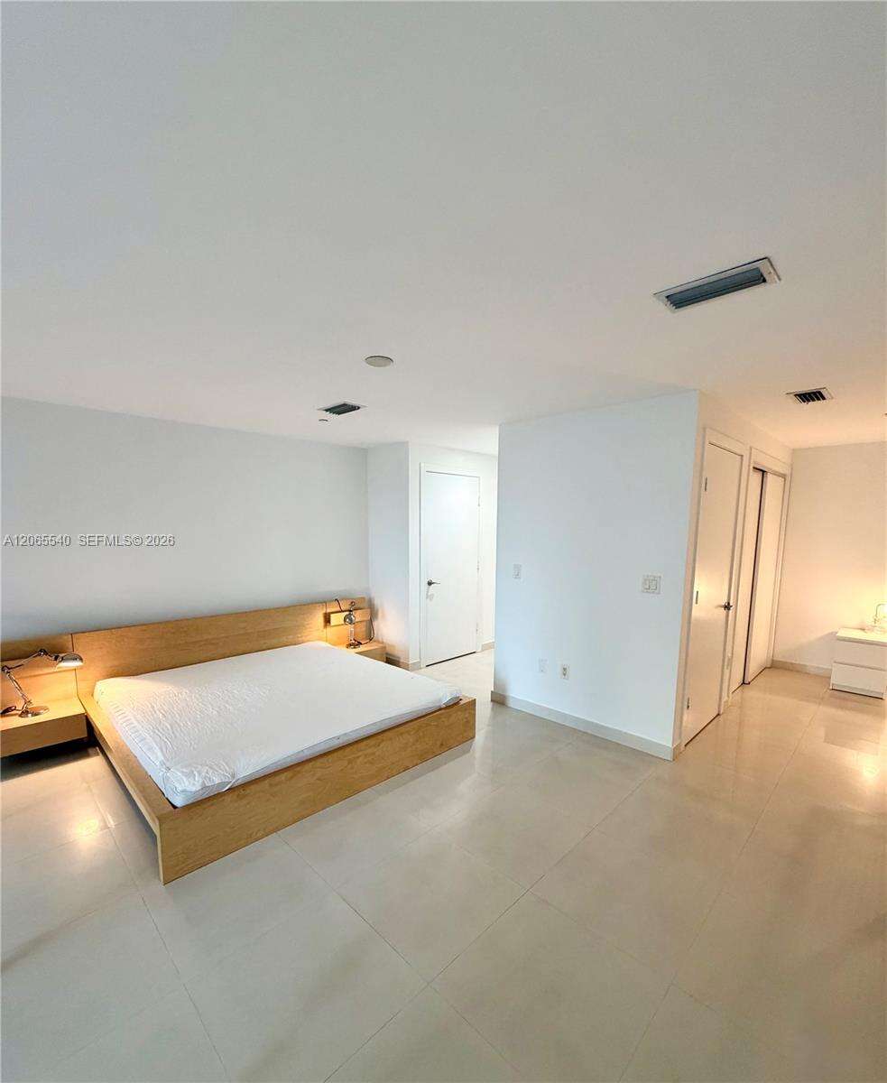1060 Brickell at 1050 Brickell Ave, Miami, FL 33131 - For Rent photo 21